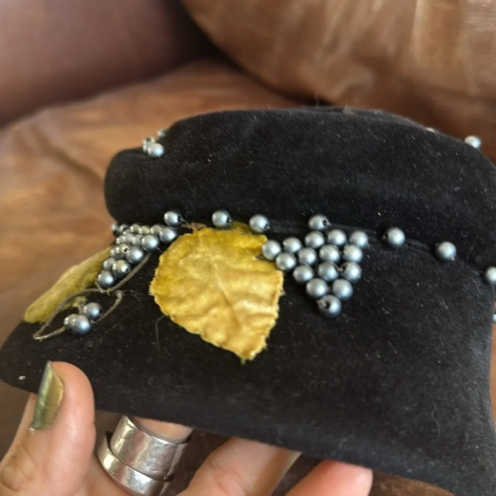 Vintage Elegant Black Velvet Hat with Beaded Details leaves wool